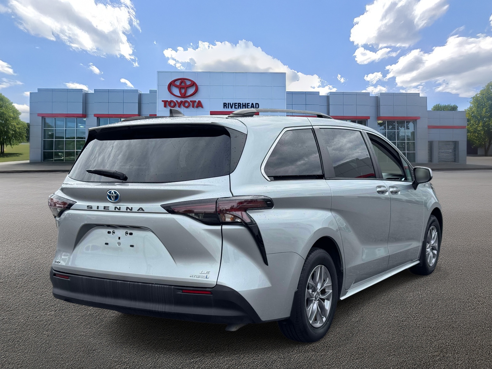 Used 2023 Toyota Sienna Van