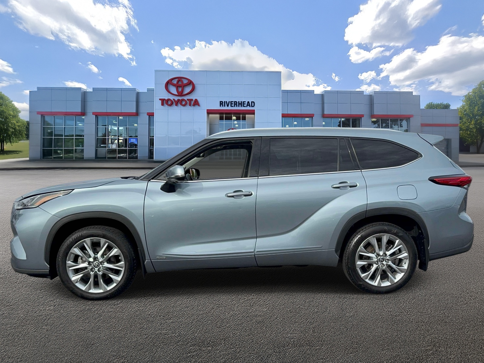Used 2023 Toyota Highlander Hybrid SUV