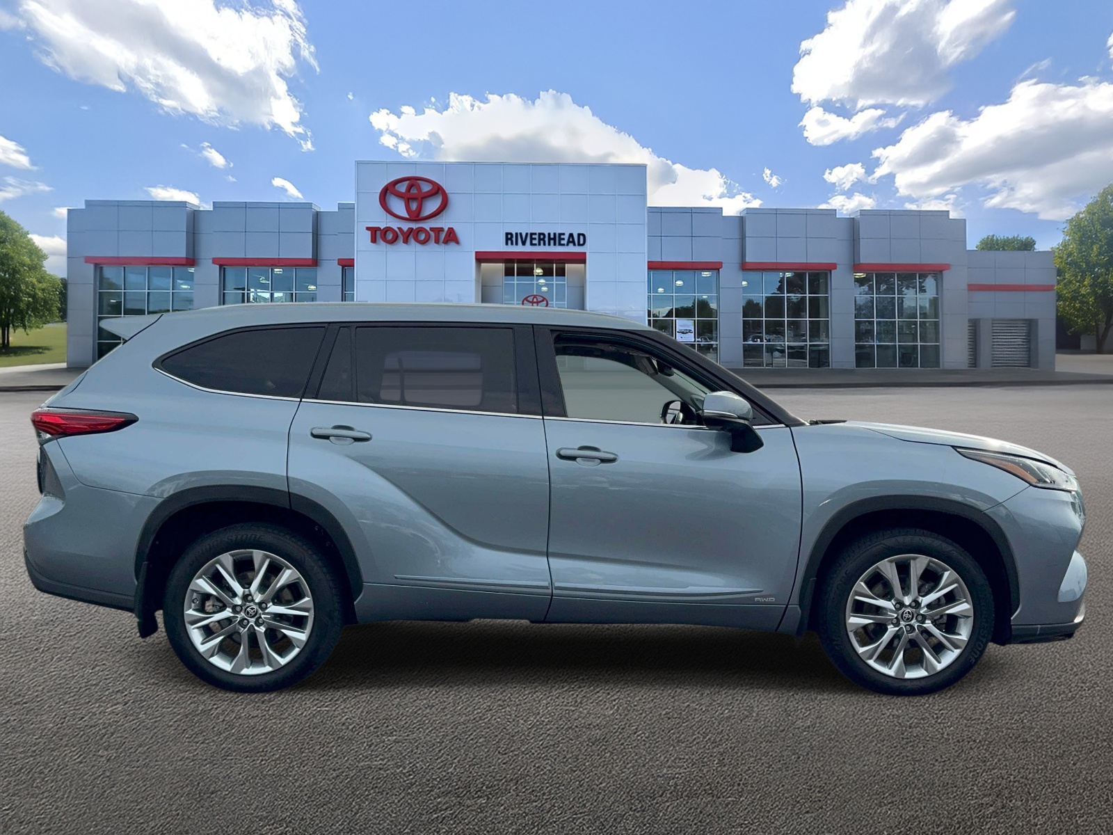 Used 2023 Toyota Highlander Hybrid SUV
