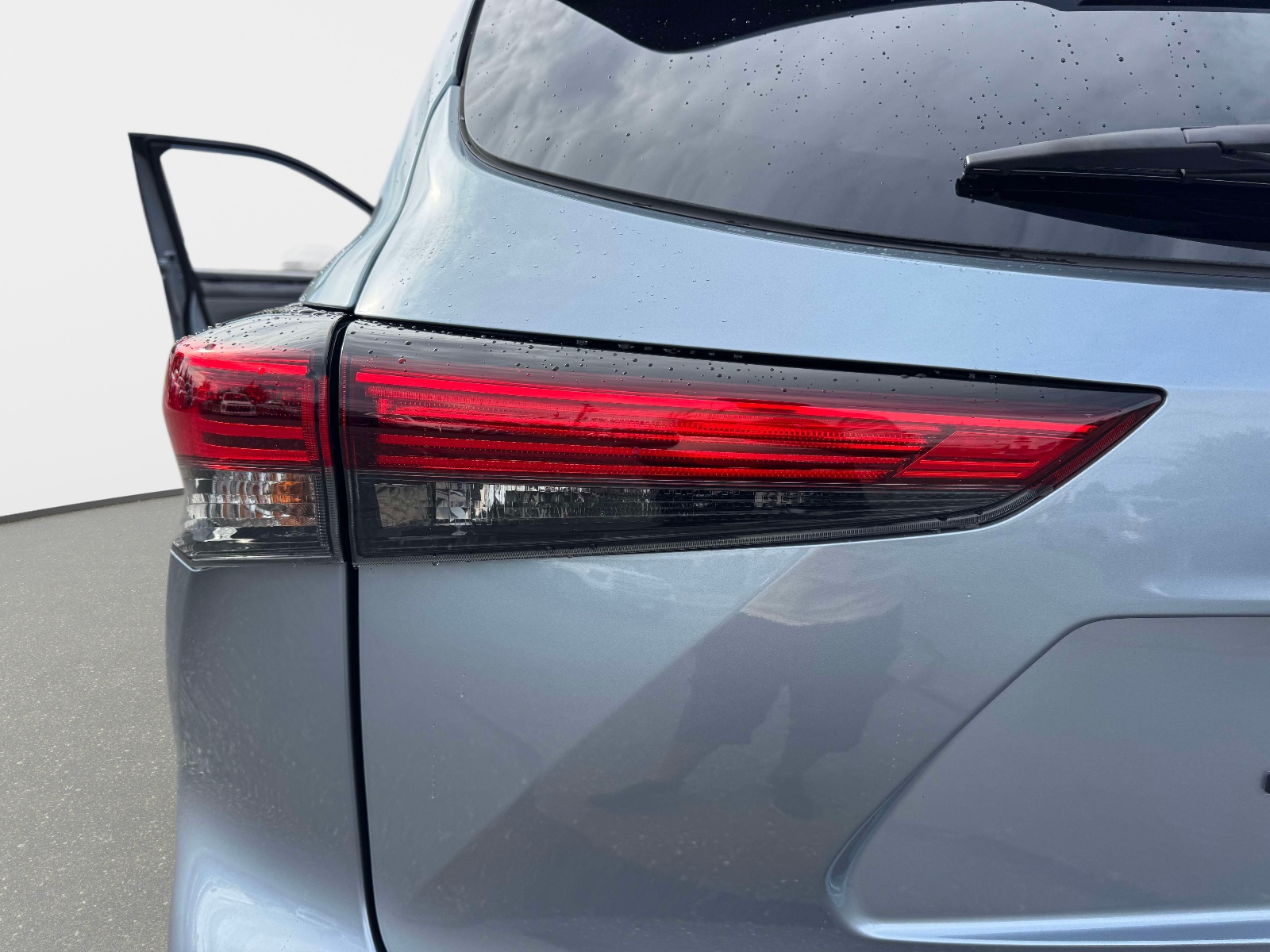 Used 2023 Toyota Highlander Hybrid SUV