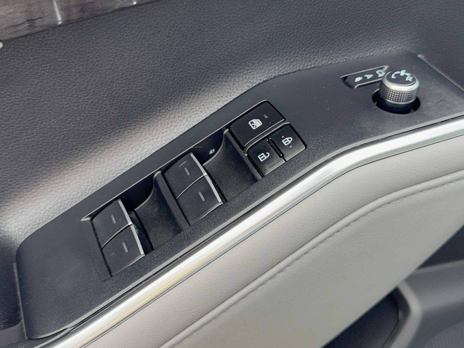 Used 2023 Toyota Highlander Hybrid SUV
