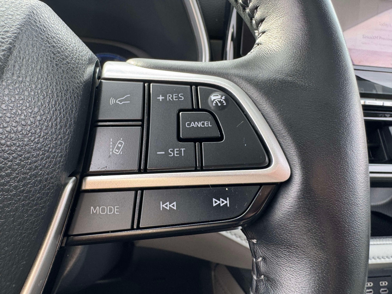 Used 2023 Toyota Highlander Hybrid SUV