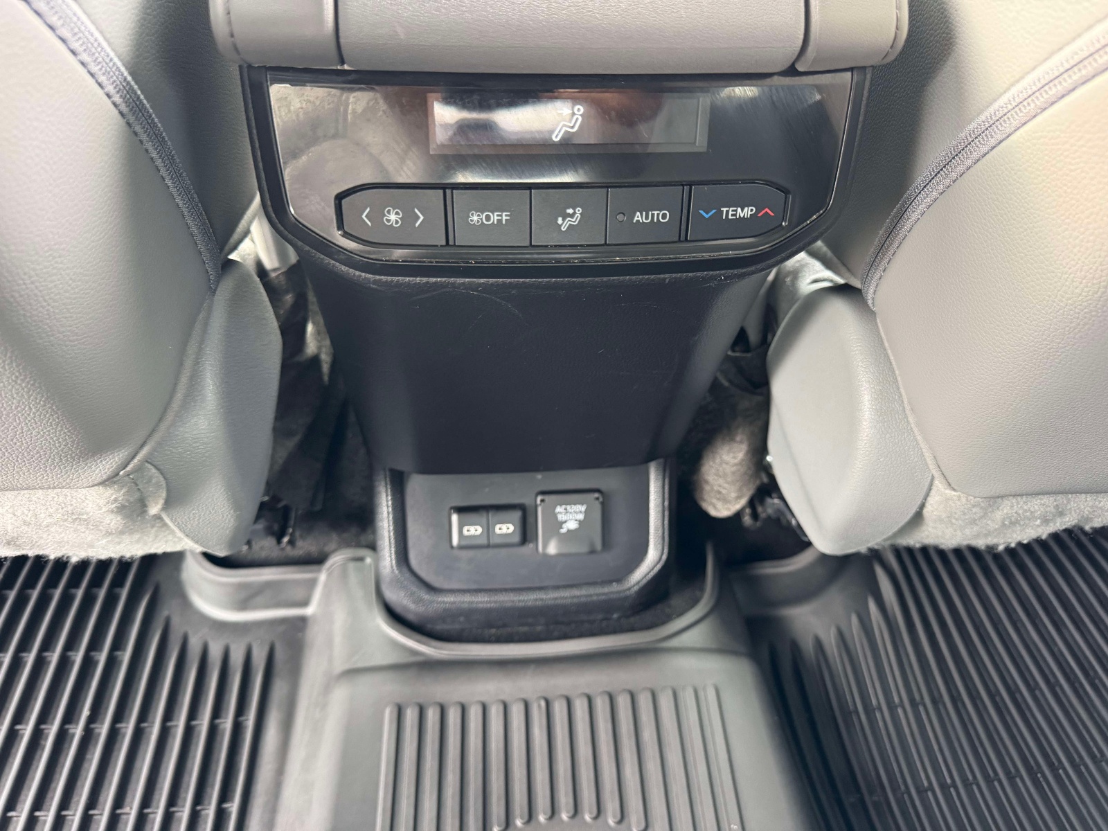 Used 2023 Toyota Highlander Hybrid SUV