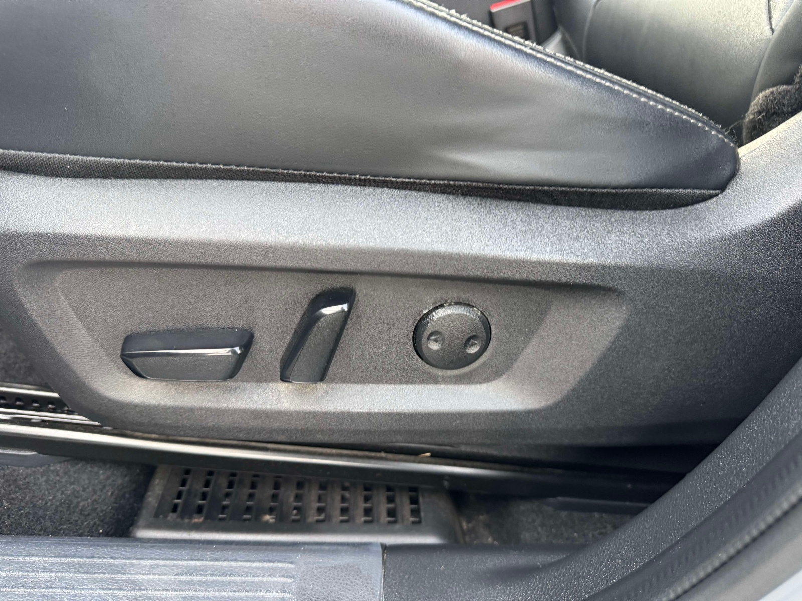 Used 2023 Nissan Rogue SUV