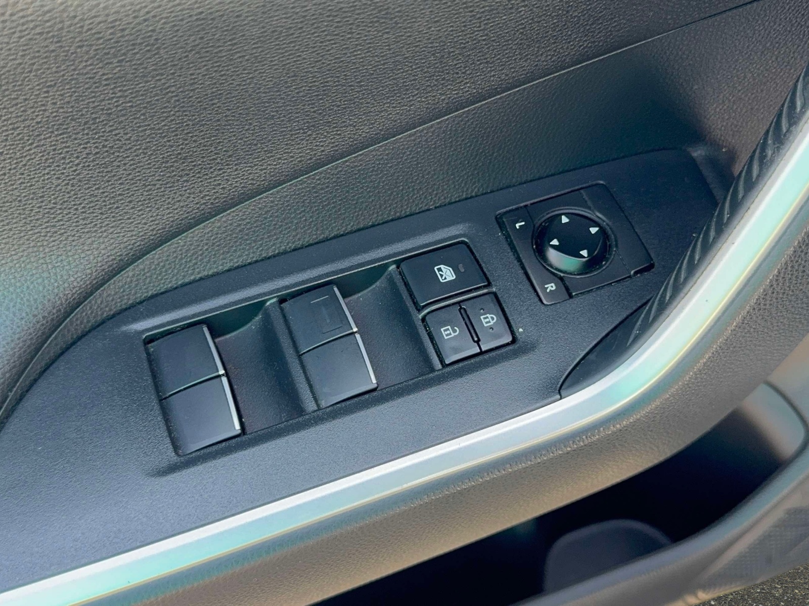 Used 2019 Toyota RAV4 SUV