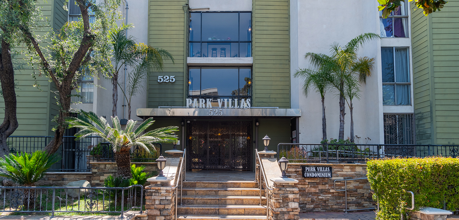525 South Ardmore Avenue, Hancock Park, CA