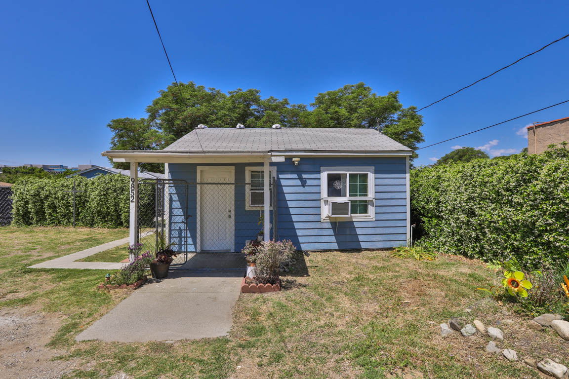 9852 Palmetto Avenue, Fontana, CA