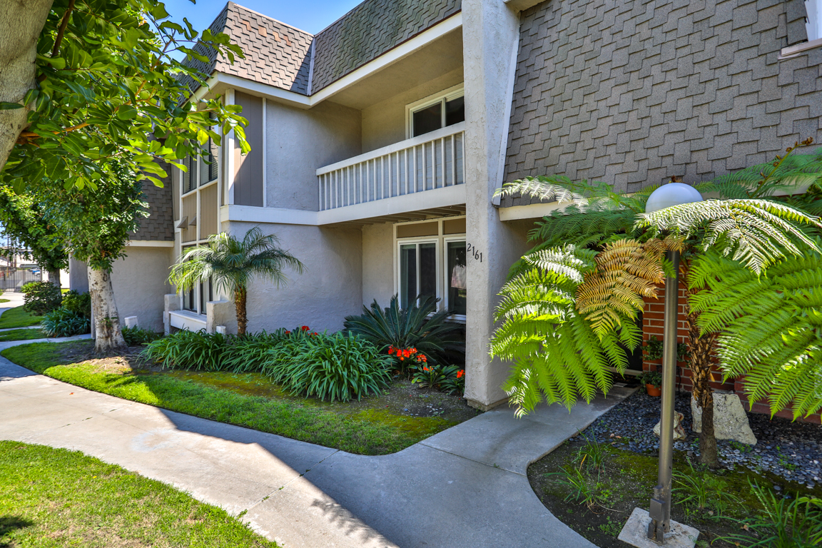 2161 West Essex Circle , Anaheim, CA 92804 MLS VISMAR Real Estate