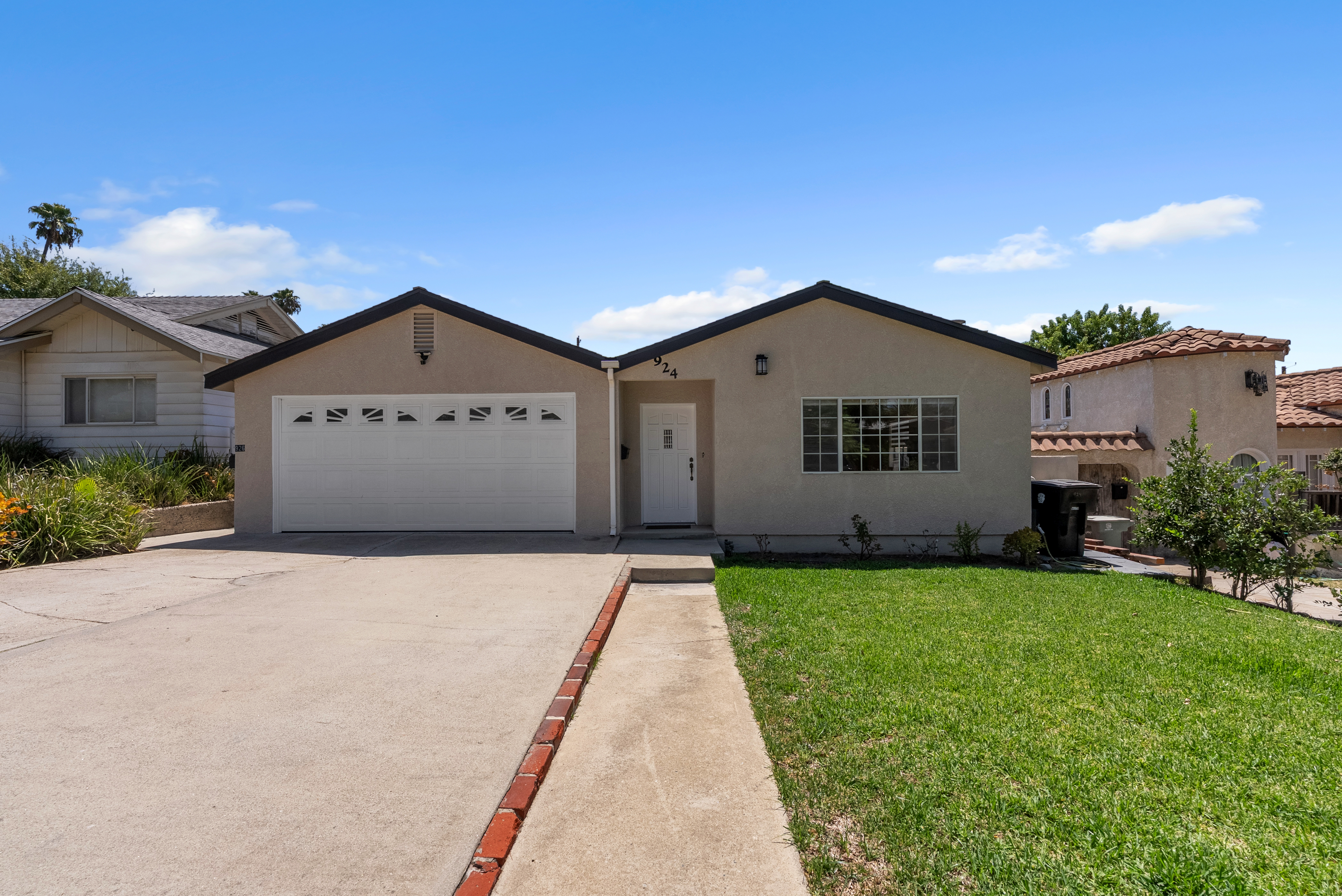 926 East Tujunga Avenue, Burbank, CA