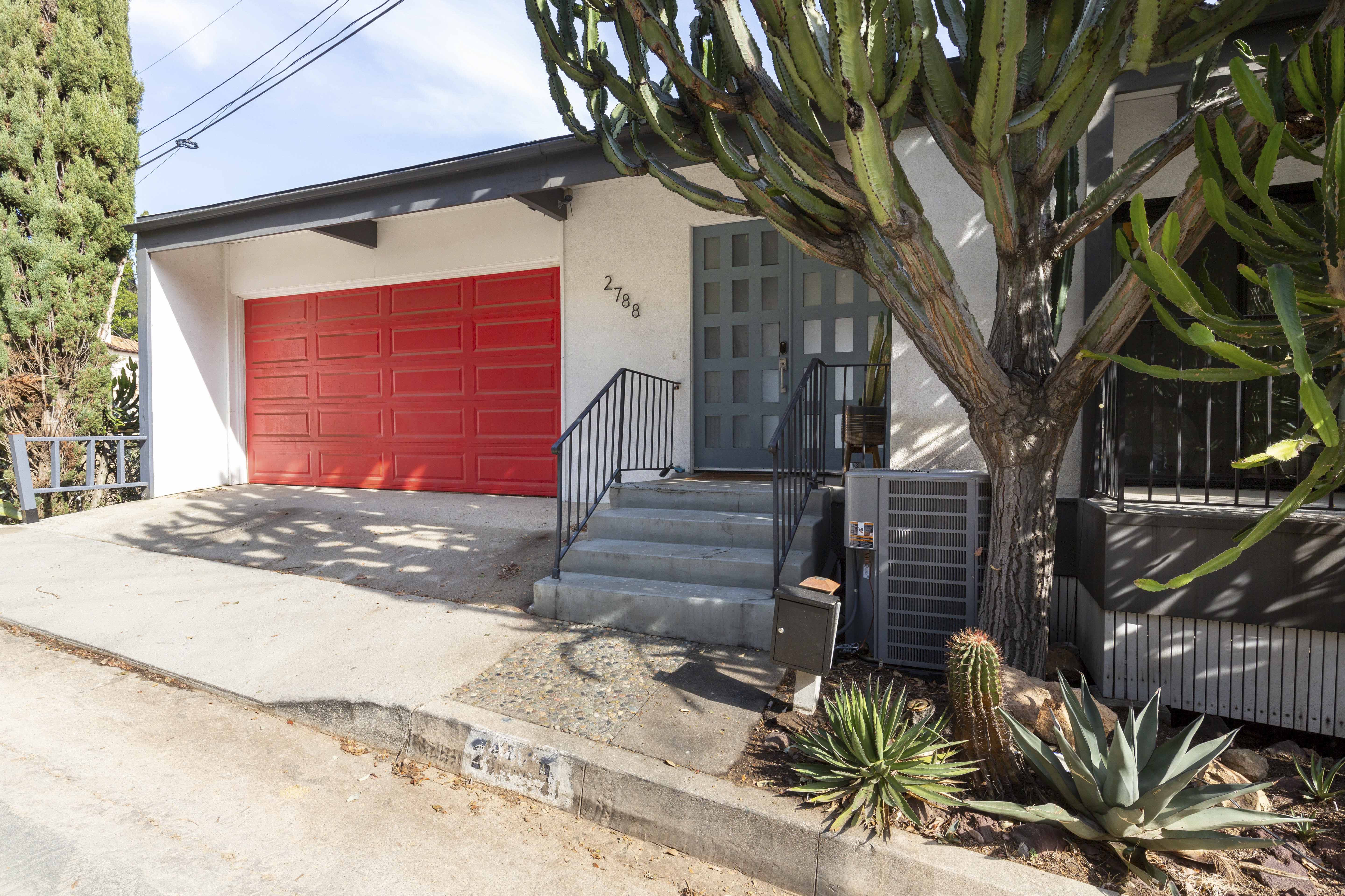 2788 Hollyridge Drive, Hollywood Hills, CA