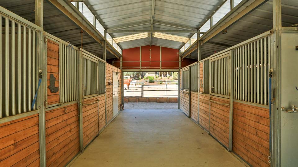 6060 Chesebro Rd, Agoura Hills,CA 91301 MLS 215010719 Agoura Horse