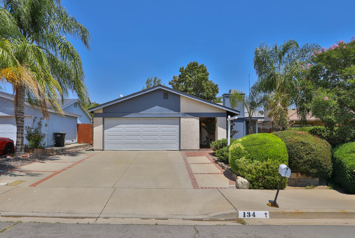 134 North Woodlake Street, Lake Elsinore, CA
