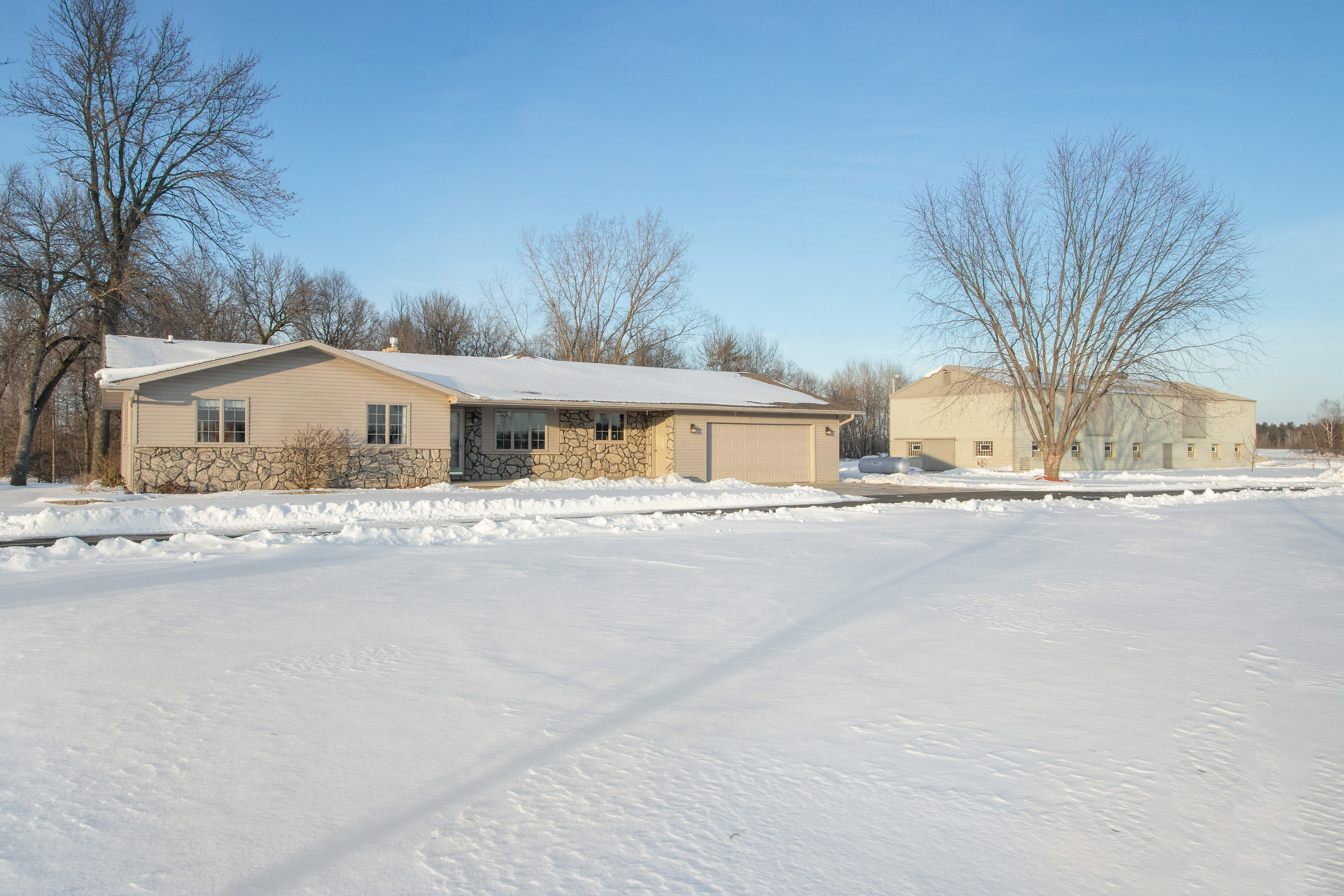 N4464 Elm St, Krakow, WI 54137 Badger Skytography Tour