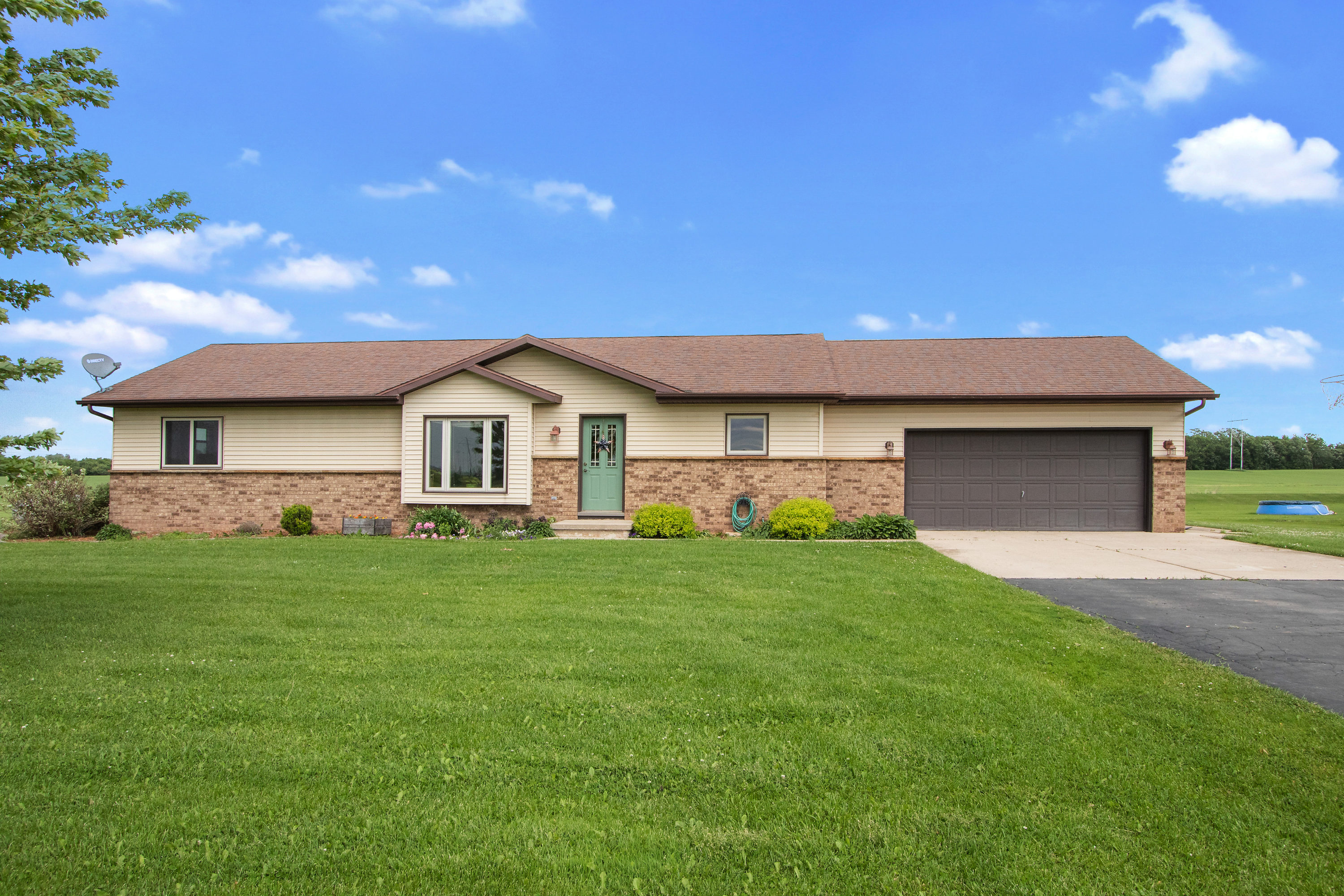 6909 Elmro Rd, Greenleaf, WI 54126 Badger Skytography Tour