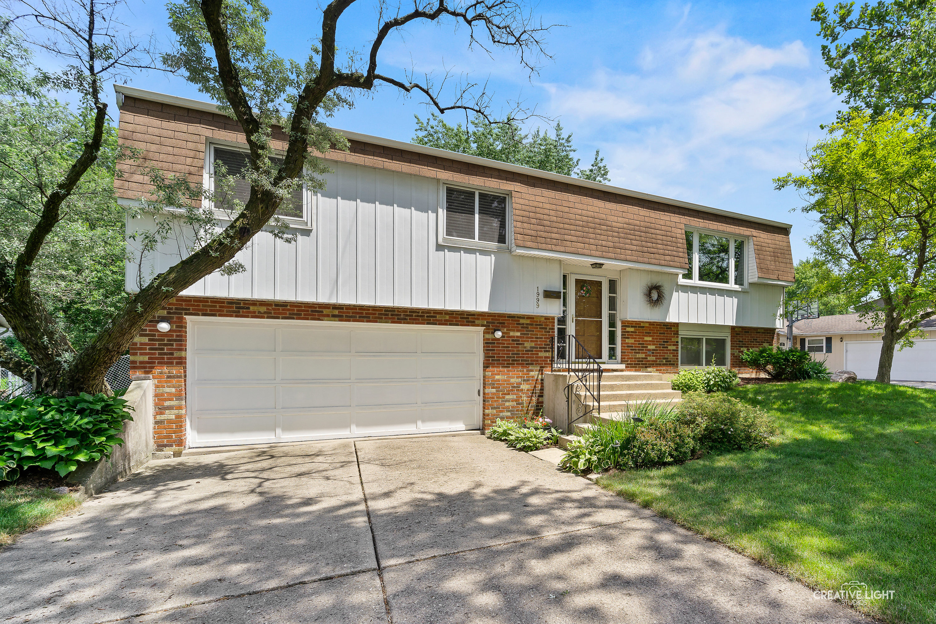 1999 Nottingham Lane, Wheaton, IL 60189 Creative Light Studios Tour