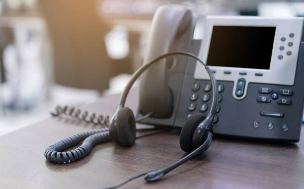 How to Use Cell Phones and Voip for Business