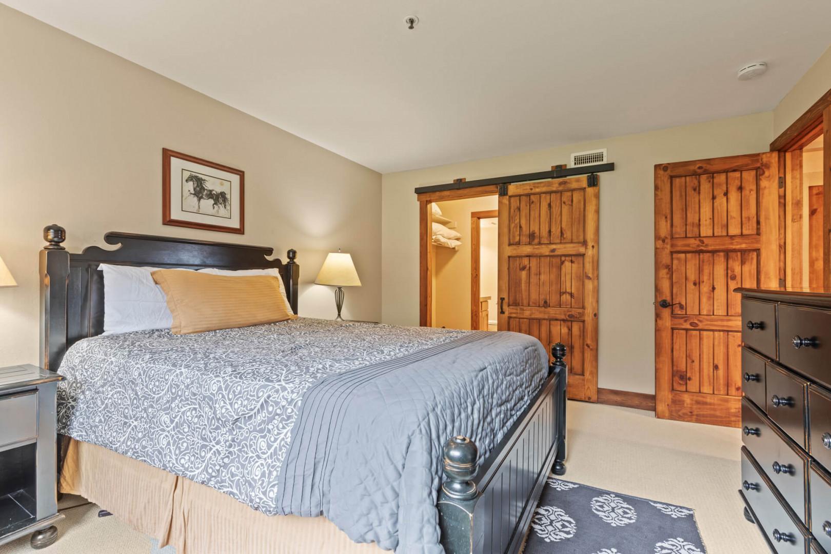 Powderwood 11C: Cozy retreat with a plush bed for a peaceful night's sleep.