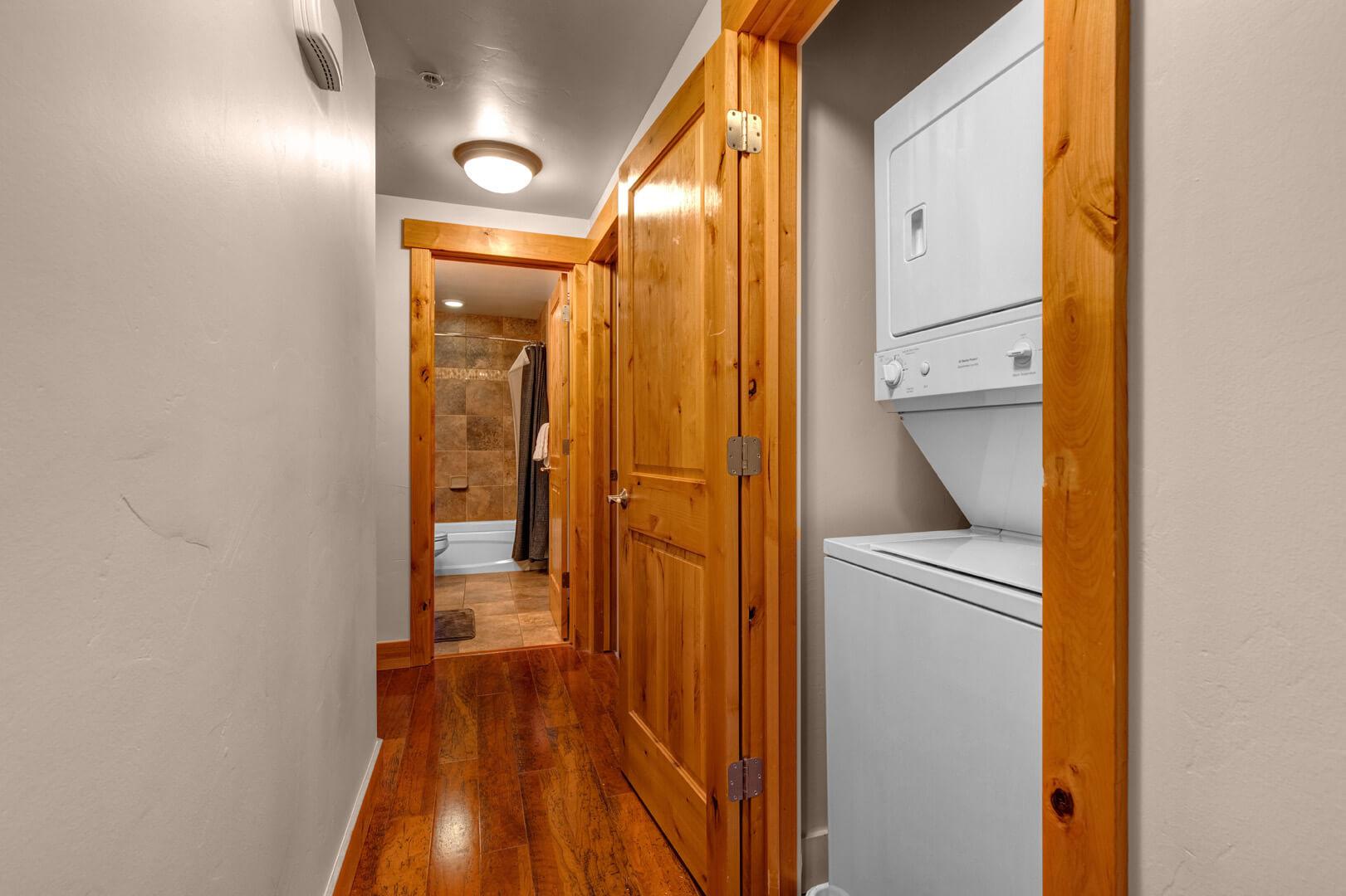 Bear Hollow Lodges 4403: The home has a washer and dryer, full forced air heating, central air conditioning and free, reliable wi-fi!