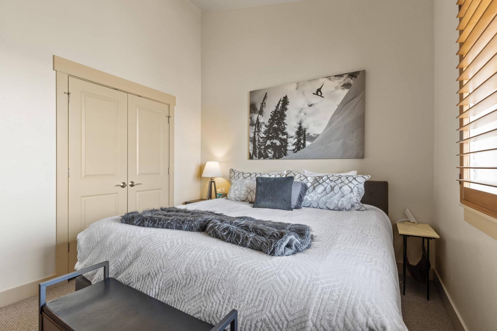 Vacation Rentals in Park City at Bear Hollow Lodges 1304: Primary bedroom with King bed and ensuite bathroom