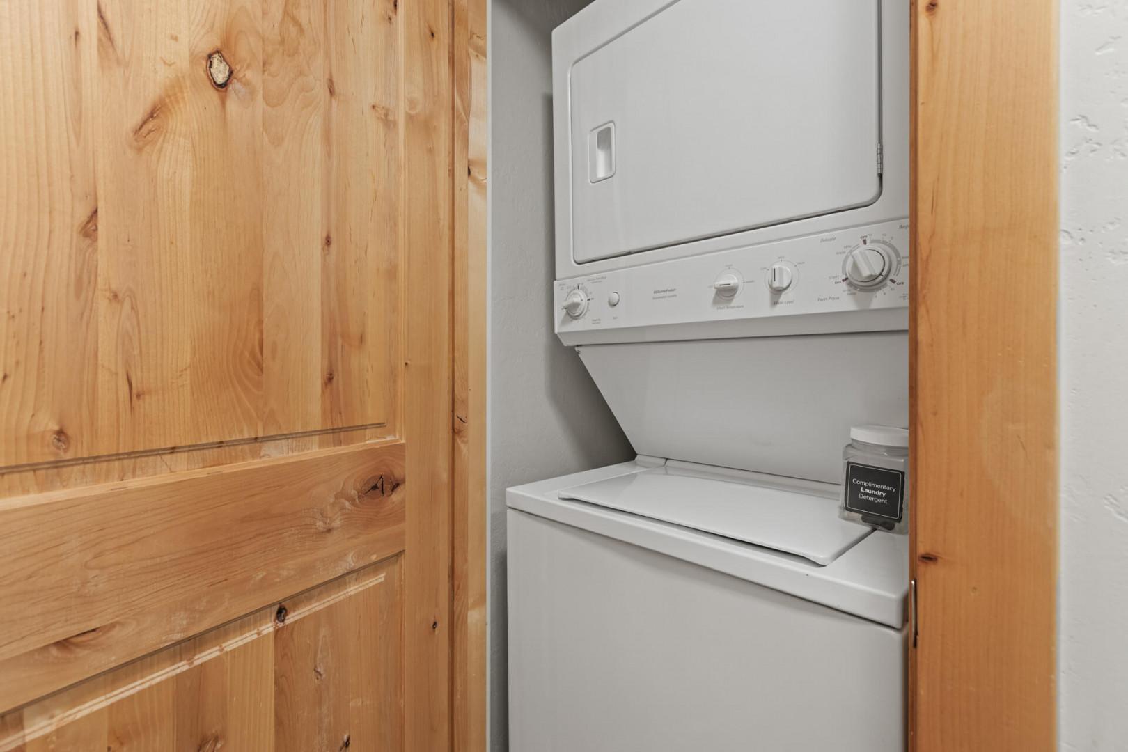 Bear Hollow Lodges 4201: Full sized washer and dryer in the unit gives easy access and cleanup after a day on the mountain.