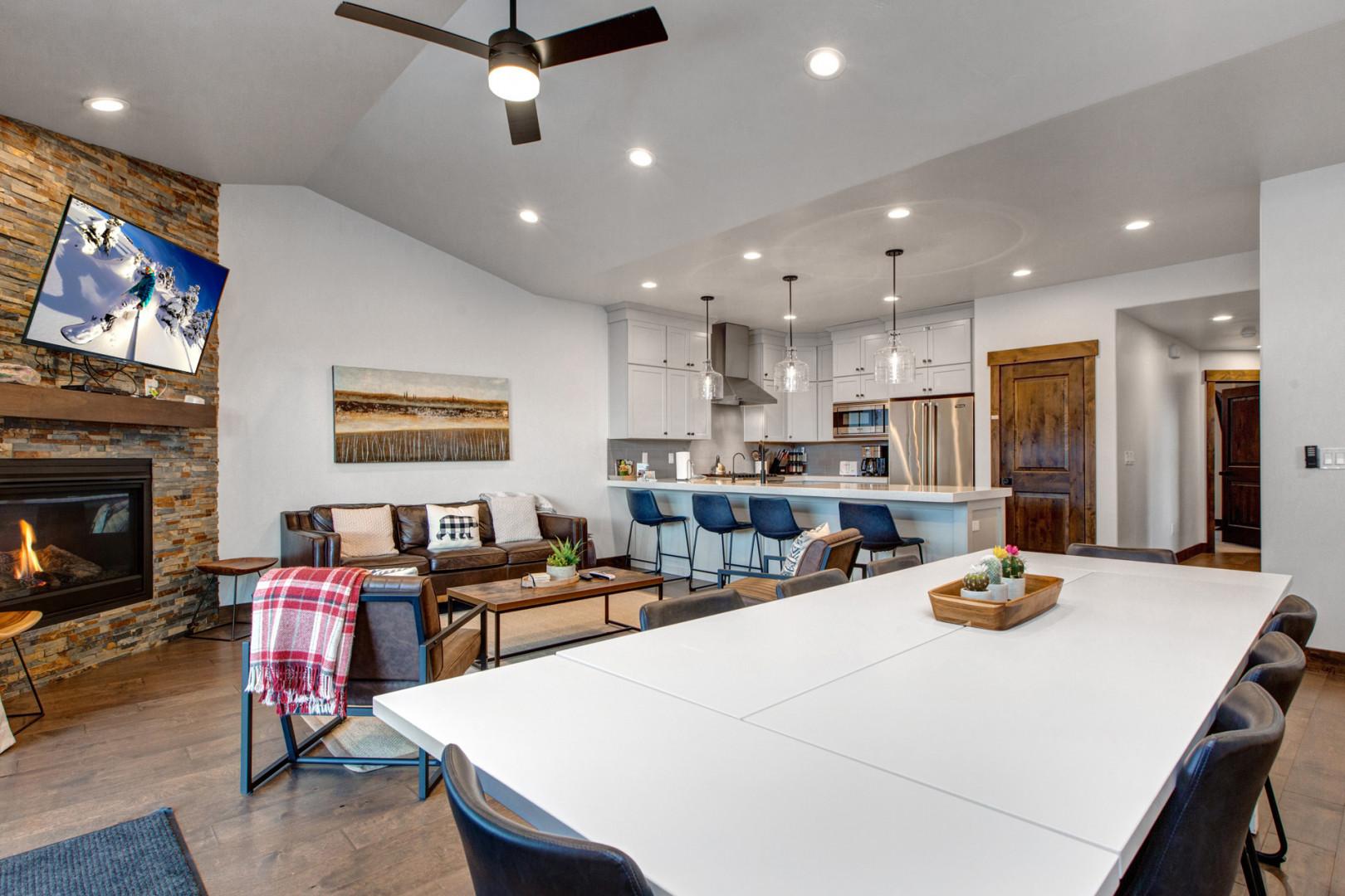 Black Rock Ridge 14494: Inviting dining table in a cozy kitchen setting.