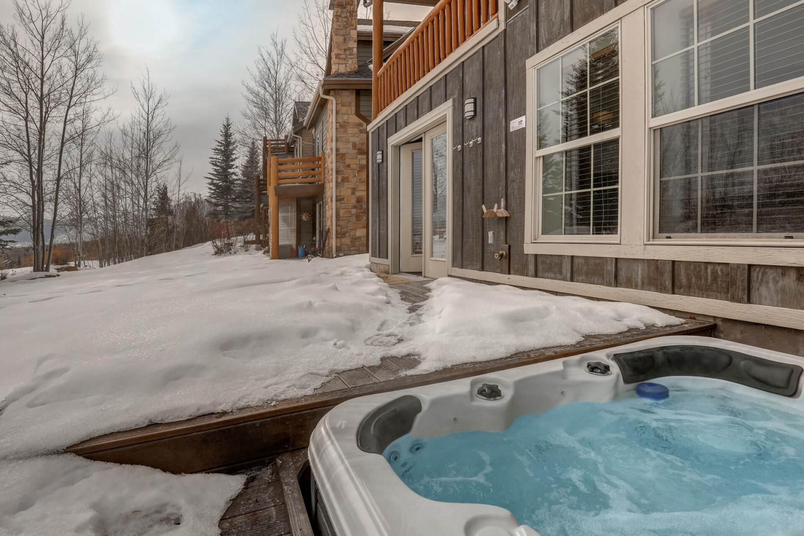 Bear Hollow Village 5500: Outdoor Hot Tub: "Relax and unwind in the soothing waters under the open sky."