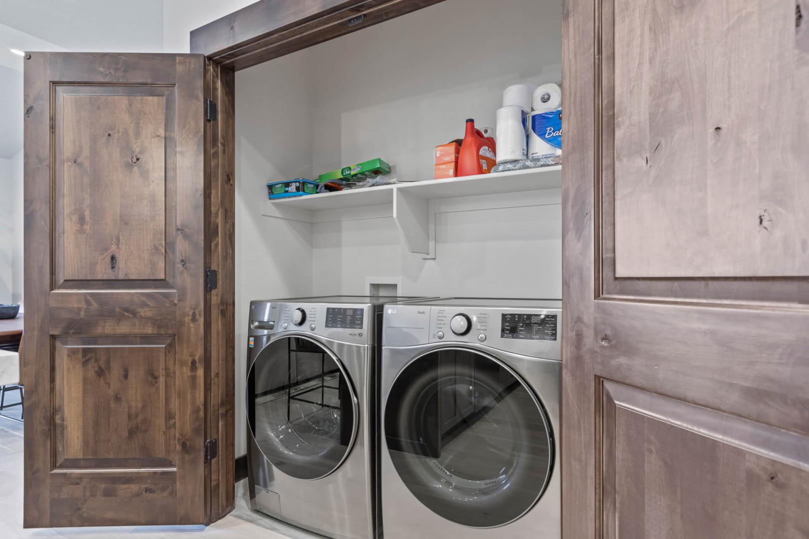 Black Rock Ridge 14488: Convenient washing machine for your laundry needs.