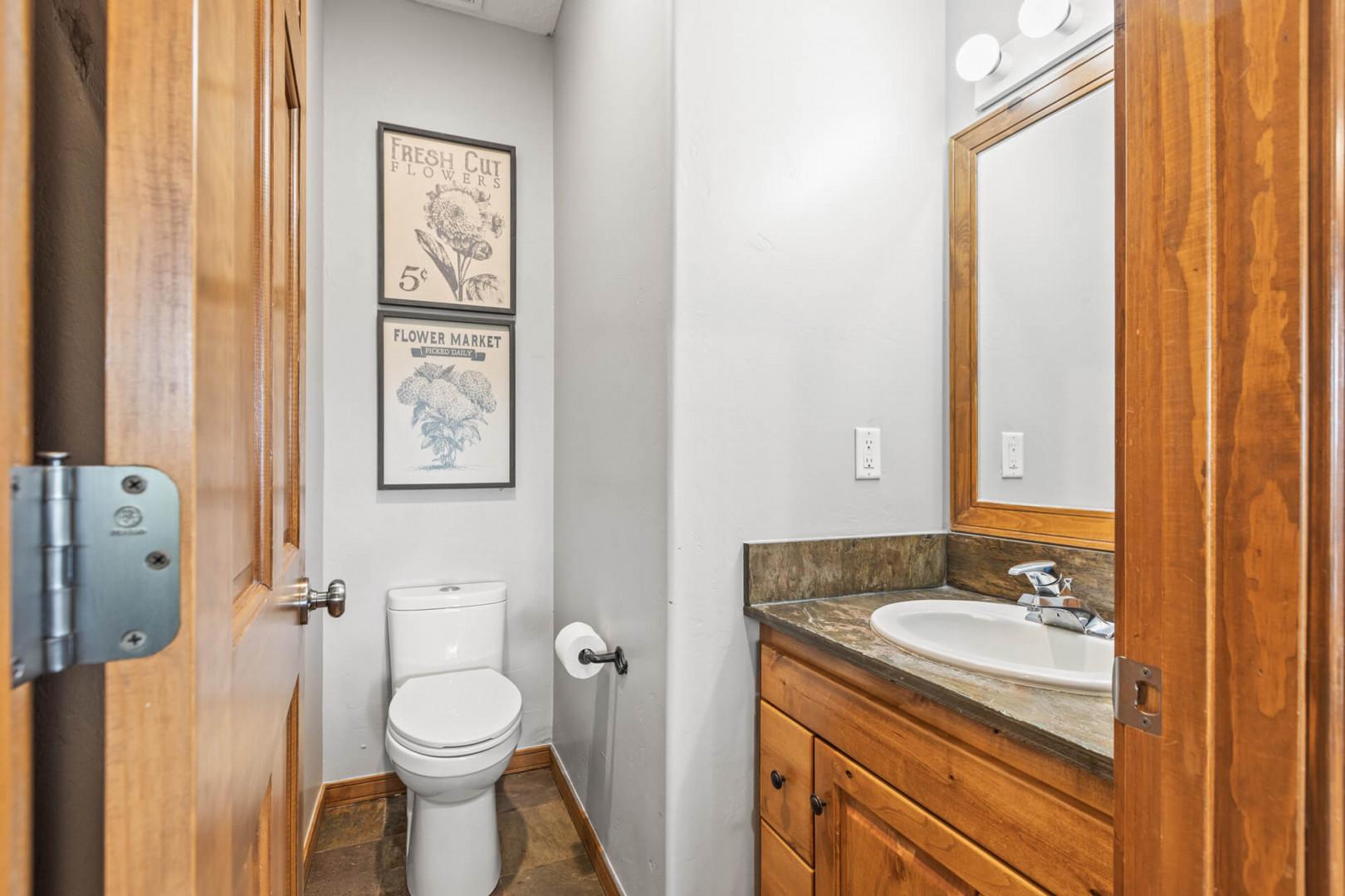 Bear Hollow Village 5458: A splash of luxury in heart of the home with a main floor powder room.