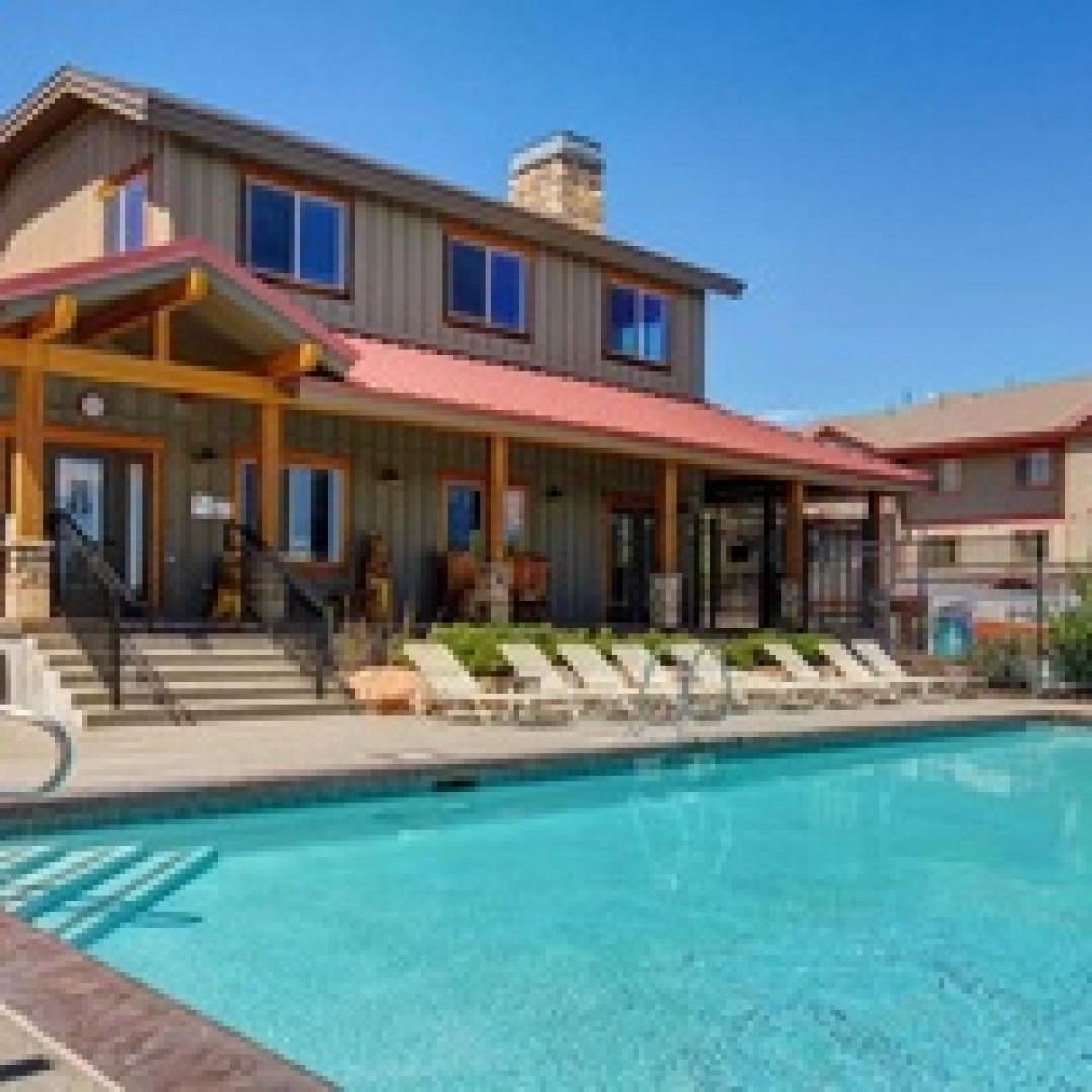 Vacation Rentals in Park City at Bear Hollow Lodges 1304: Community pool