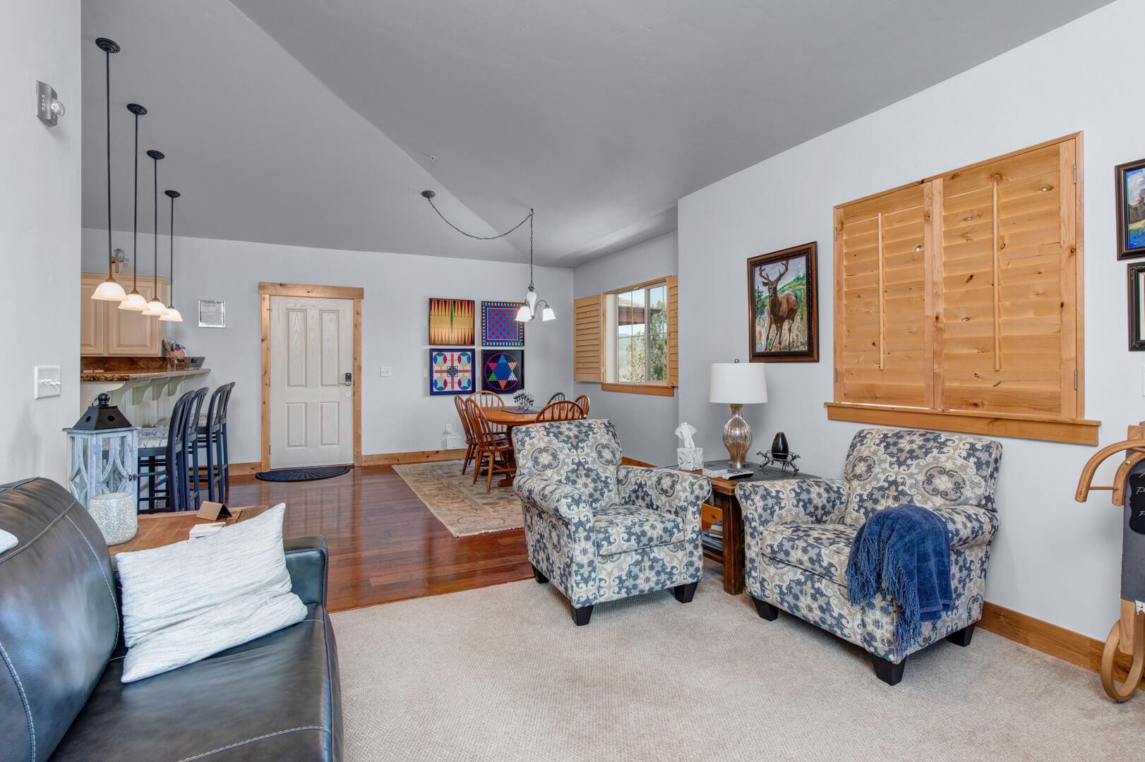 Bear Hollow Lodges 4403: Enter into this beautiful condo and get prepared for your adventures.