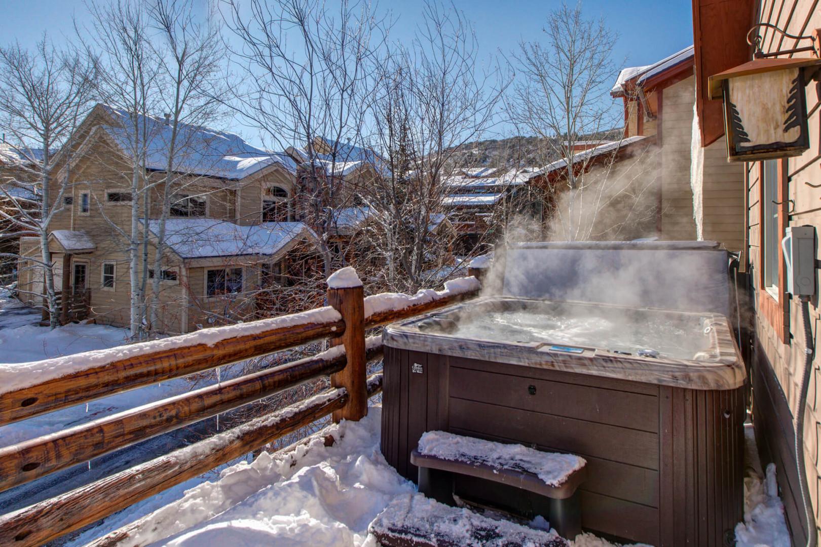 Bear Hollow Lodges 5474: Outdoor Hot Tub: "Relaxing soak with a view, perfect for starlit evenings and relaxation."