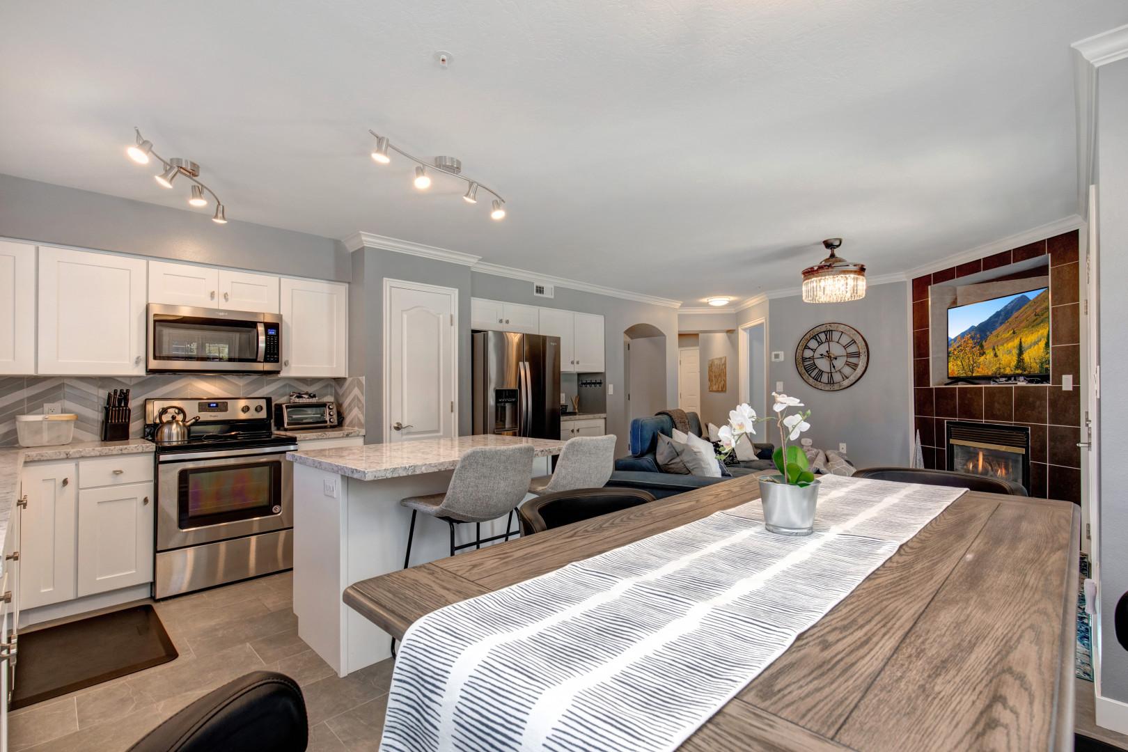 Fox Bay H101: Inviting dining table in a cozy kitchen setting.