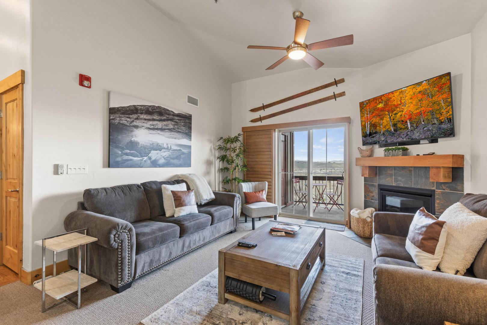 Vacation Rentals in Park City at Bear Hollow Lodges 1304: Living room with gas fireplace
