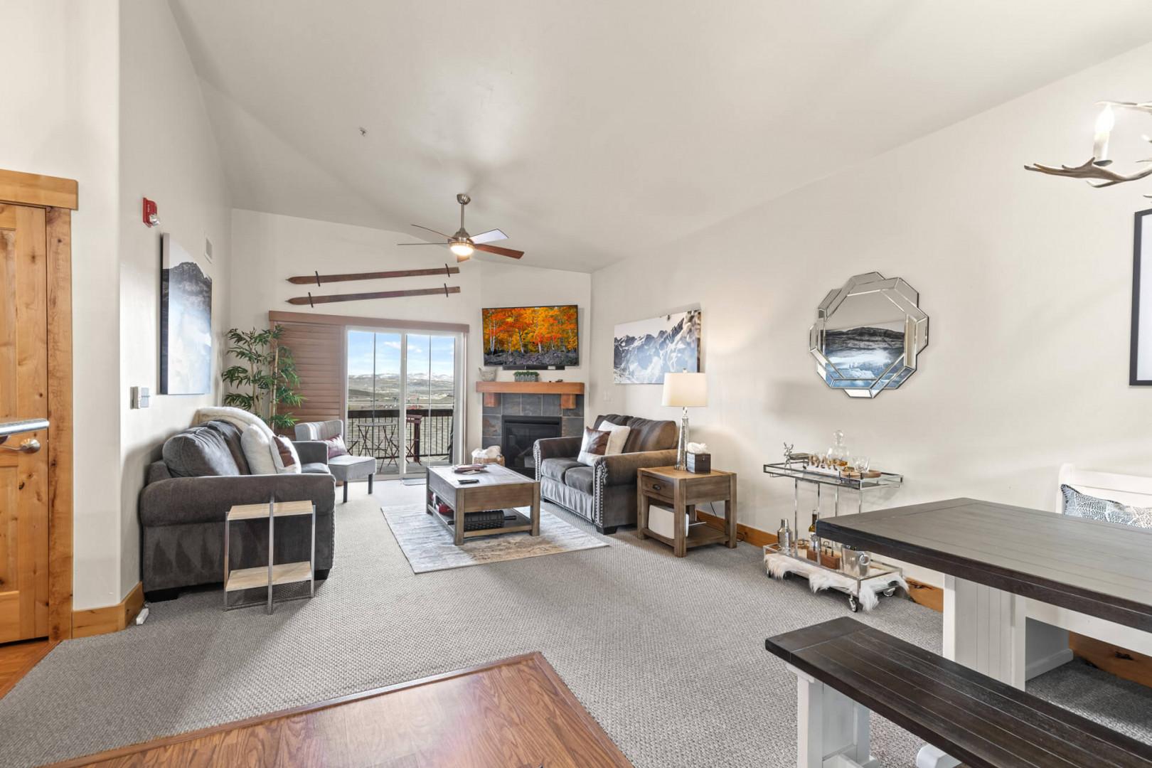 Vacation Rentals in Park City at Bear Hollow Lodges 1304: Living room with gas fireplace