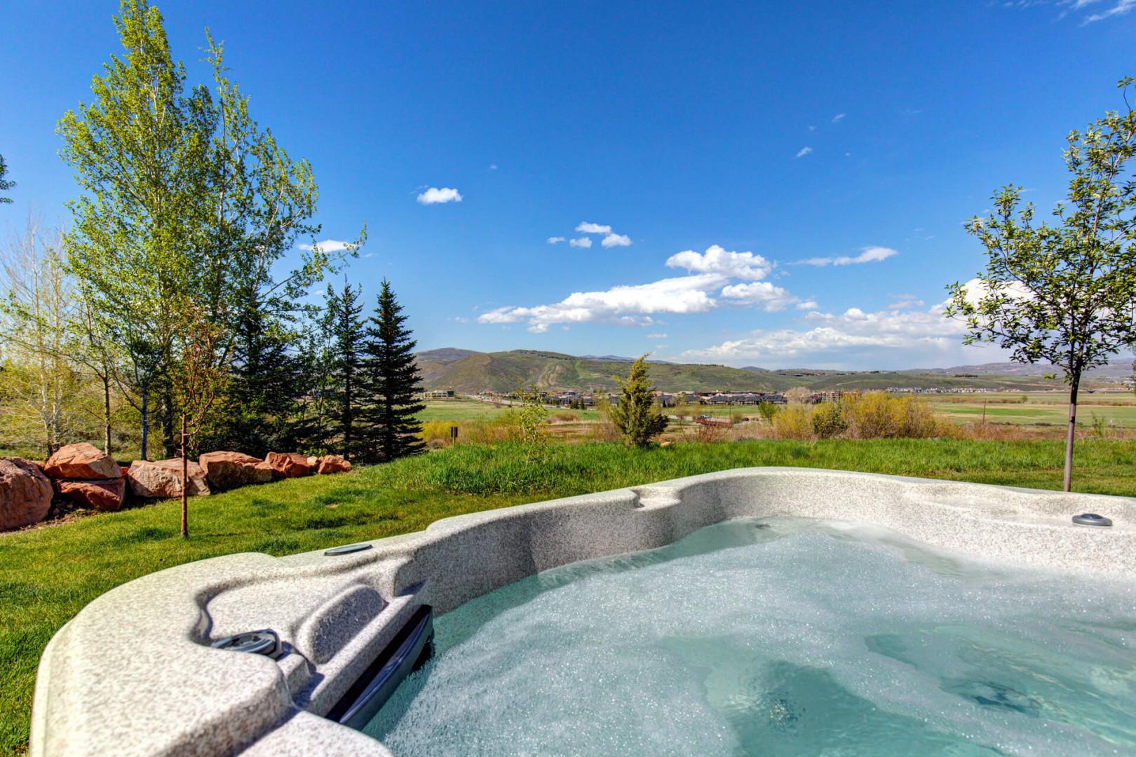 Bear Hollow 5534B: Relax and soak in breathtaking views from your private hot tub.