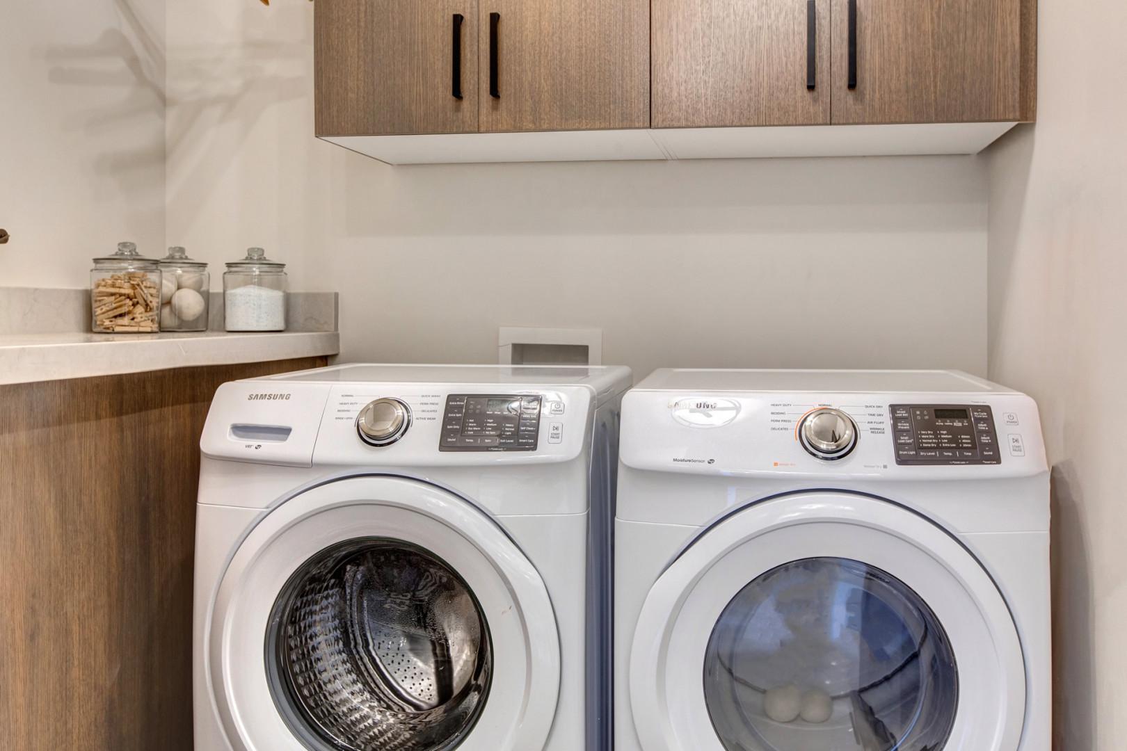 Jordanelle Estates 13201: Convenient washing machine for your laundry needs.