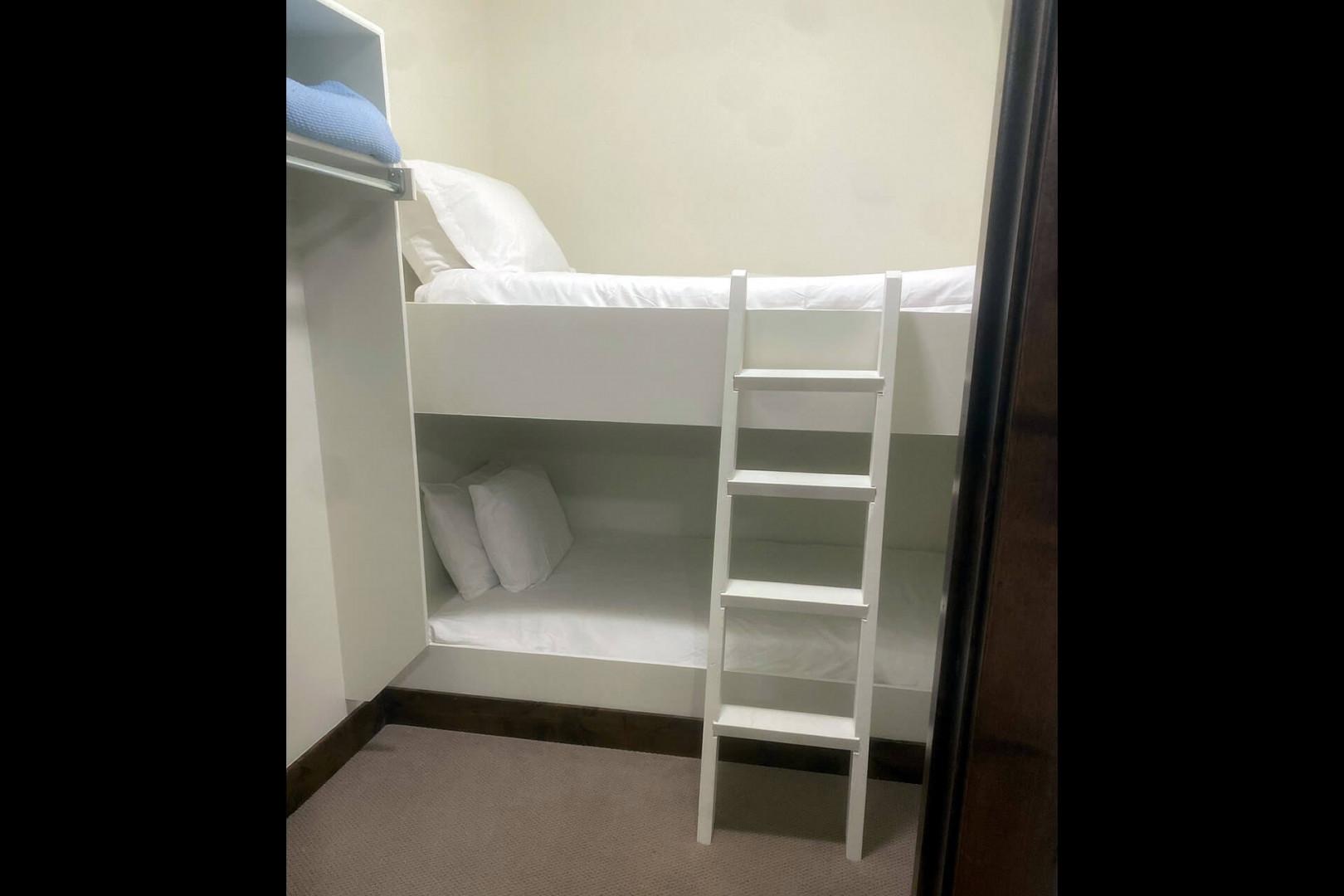 Retreat at Jordanelle 13285: Twin Bunks in Lower Level Bedroom - Built in to the walks-in closet.