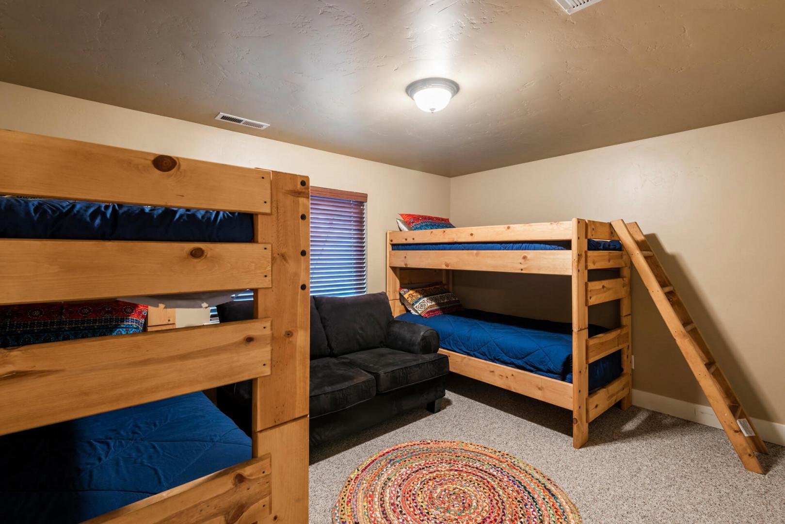 Bear Hollow 5557: Bunk room: Cozy space with two bunk beds and a sofa.