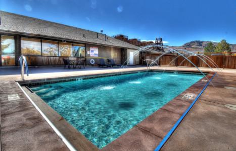 Vacation Rentals in Park City at Prospector Lodge 632: Community pool