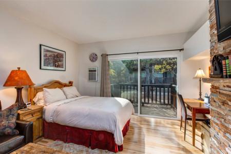 Vacation Rentals in Park City at Prospector Lodge 804: Studio with Queen bed
