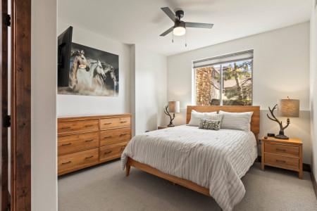 Black Rock 14275A: Primary Queen Bedroom