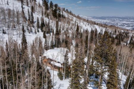 Vacation Rentals in Park City at White Pine 129: Ski-in ski-out right on the slopes