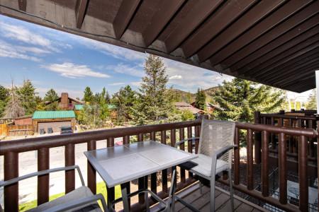 Vacation Rentals in Park City at Prospector Lodge 427: Private balcony