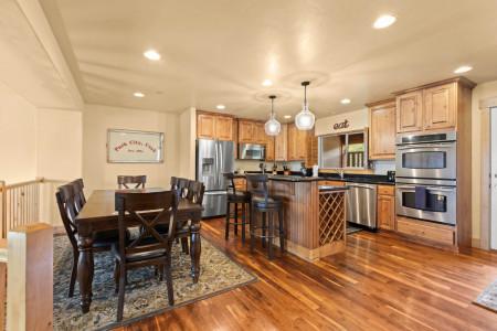 Bear Hollow Village 5437