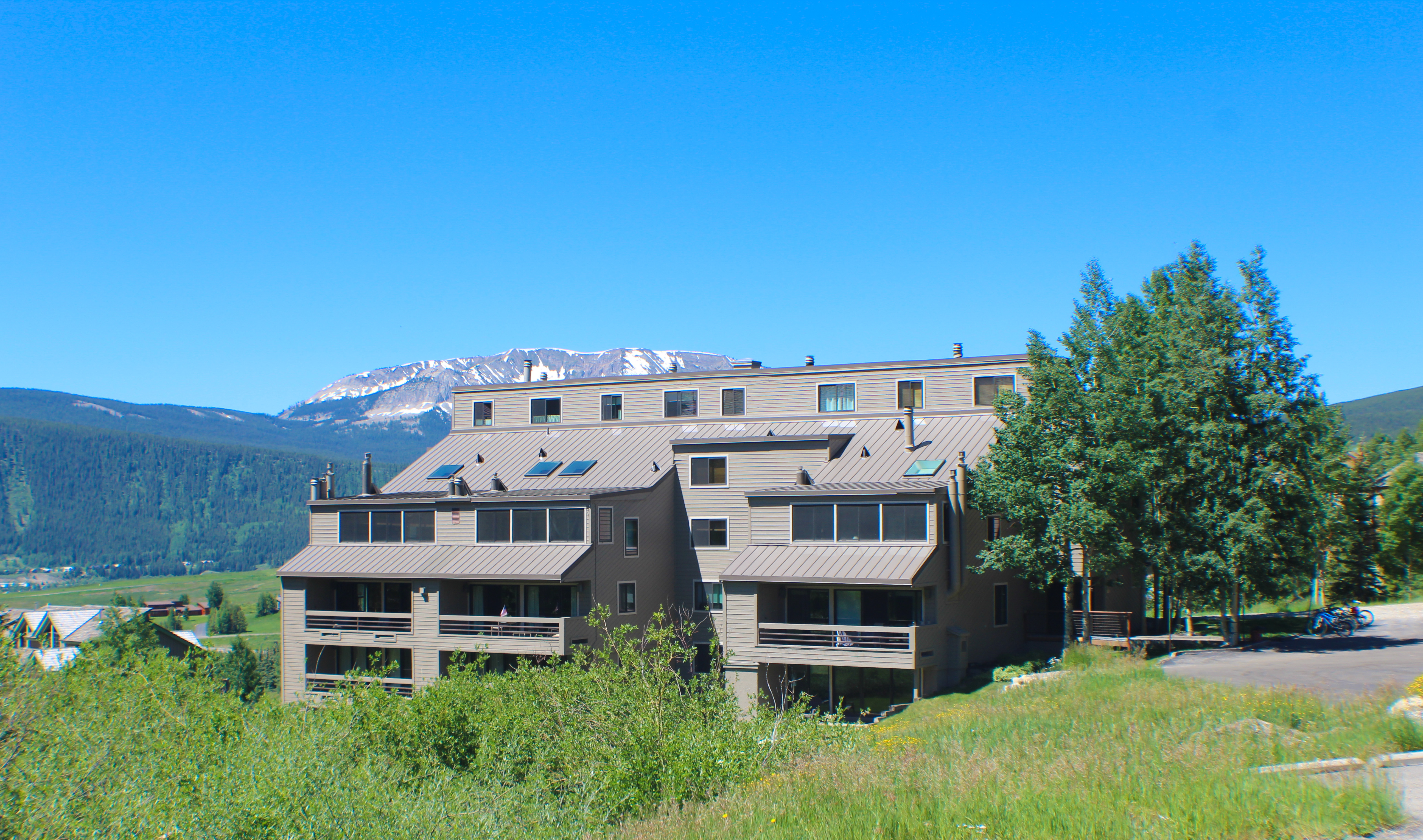 Mountain Edge Crested Butte Lodging & Property Management