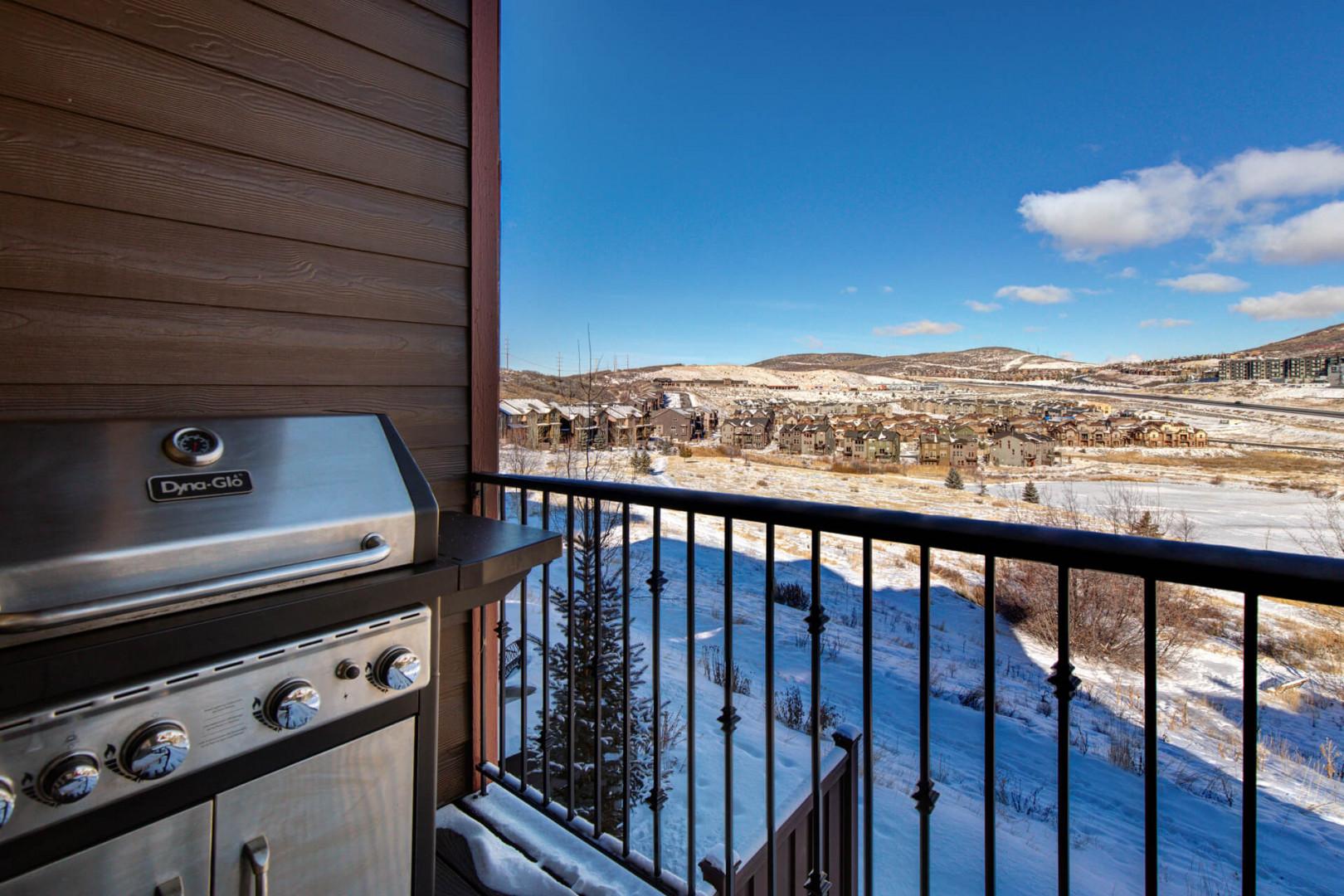 Retreat at Jordanelle 906: Balcony off main-level kitchen with BBQ