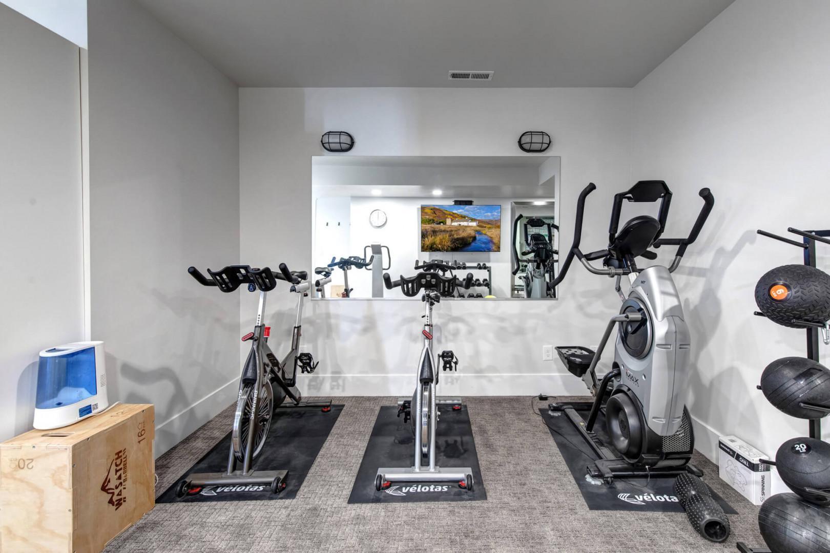 Deer Springs 12797: High-end spin bikes