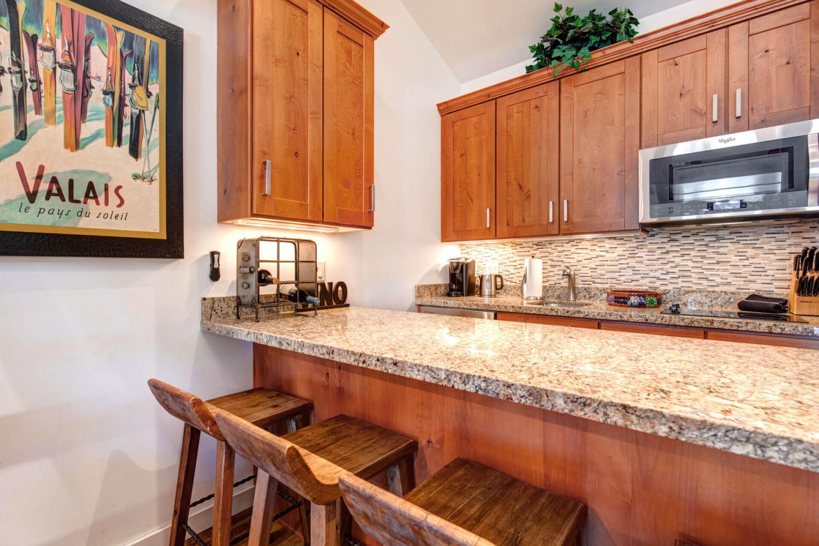 Vacation Rentals in Park City at Prospector Lodge 627: Full kitchen