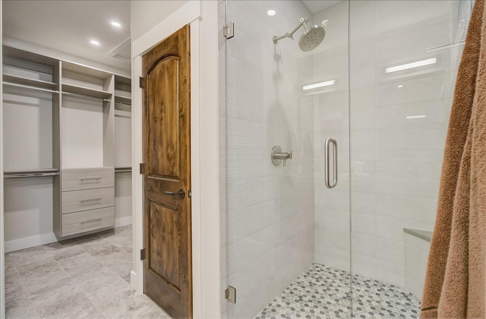 Black Rock Ridge 14202: Modern shower with sleek glass enclosure, a perfect oasis for relaxation.