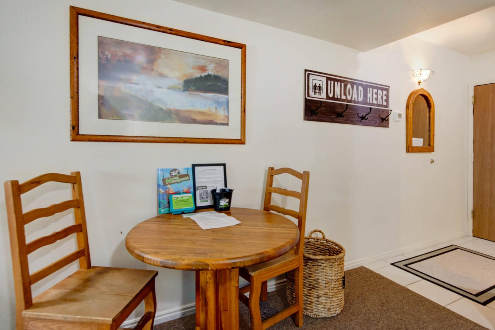 Vacation Rentals in Park City at Prospector Lodge 925: Dining area